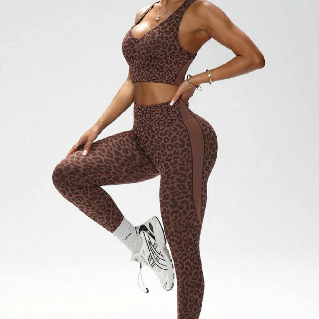 Leopard Print Seamless Yoga Set – Sports Bra & Peach Butt Leggings