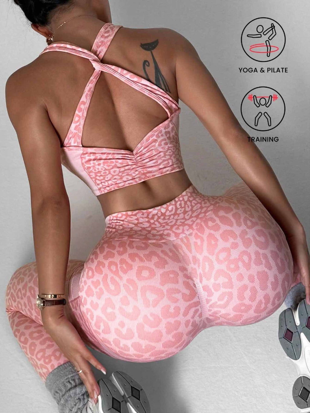 Leopard Print Seamless Yoga Set – Sports Bra & Peach Butt Leggings