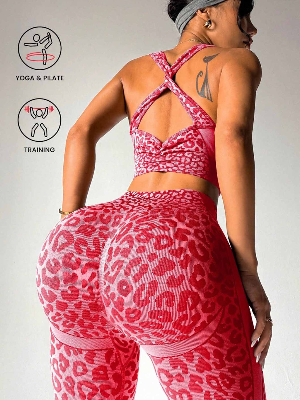 Leopard Print Seamless Yoga Set – Sports Bra & Peach Butt Leggings