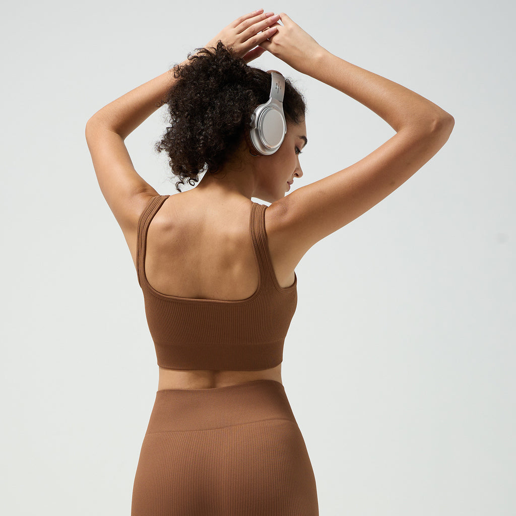 Yoga Tank Top with Built-In Bra – Women’s Back-Slimming Fitness Top