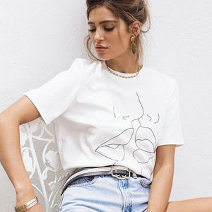 women wearing minimalist line art face graphic t shirt aesthetic casual fashion top